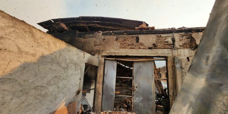 Detallan medidas económicas en apoyo de afectados por incendio en el sur