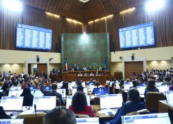 Diputados aprueban moción que crea pensión para hijos de víctimas de femicidio