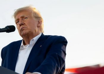 Trump mantiene su libreto: Acusa «Caza de brujas» después de ser imputado