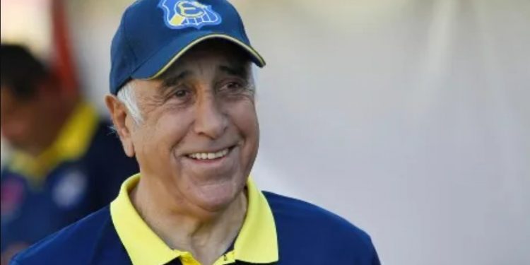 Nelson Acosta es hospitalizado de urgencia por problemas de salud