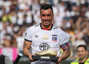 Músicos y reconocidos ex futbolistas acompañarán a Paredes en su despedida