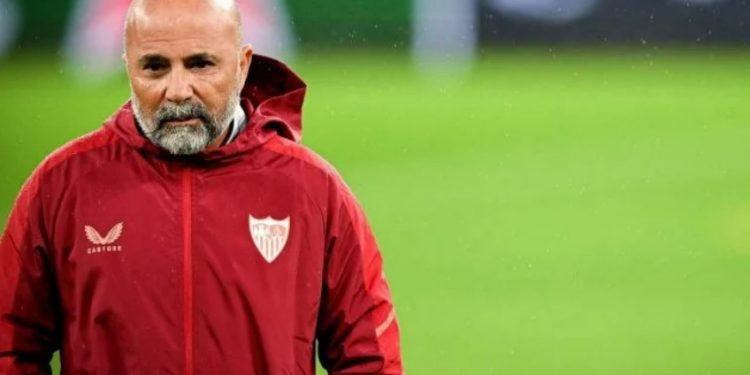 Medios españoles aseguran que Sampaoli será despedido del Sevilla