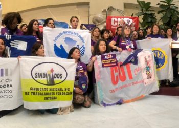 CUT solicita aumentar el sueldo mínimo en 90.000 pesos