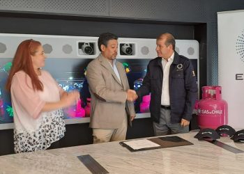 ENAP celebra el primer contrato con distribuidor minorista para venta regular de Gas