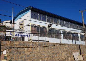 Más de 10 colegios suspenden sus clases por narco funeral en Valparaíso