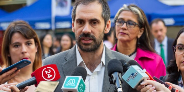 Ministro Grau sostiene que para controlar inflación no se debe aprobar autopréstamo