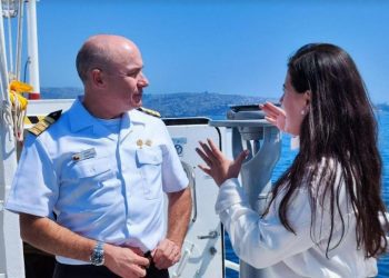 Viña del Mar: Activan plan de monitoreo por derrame de hollín en la bahía