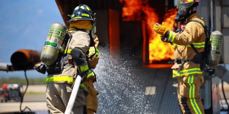 Estados Unidos: Bombero pierde a su familia luego de incendio mientras trabajaba