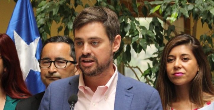 «No podemos ser patriotas de cartón»: PS emplaza a la derecha por mesa de seguridad