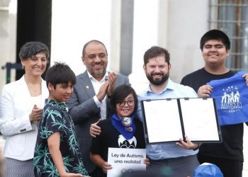 Presidente Gabriel Boric promulga Ley de autismo