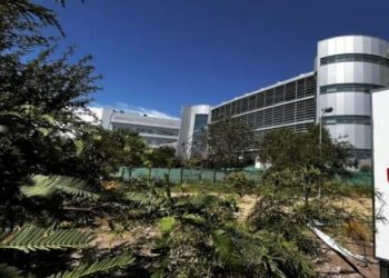 Hospital de Calama recibe dos impactos balísticos en su frontis