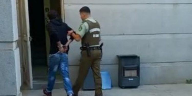 Quilpué: Capturan a delincuentes que circulaban en auto robado