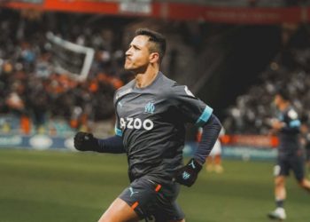 Revista L’Equipe le dedica su portada a Alexis Sánchez después de doblete