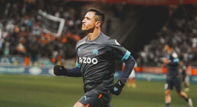 Revista L’Equipe le dedica su portada a Alexis Sánchez después de doblete