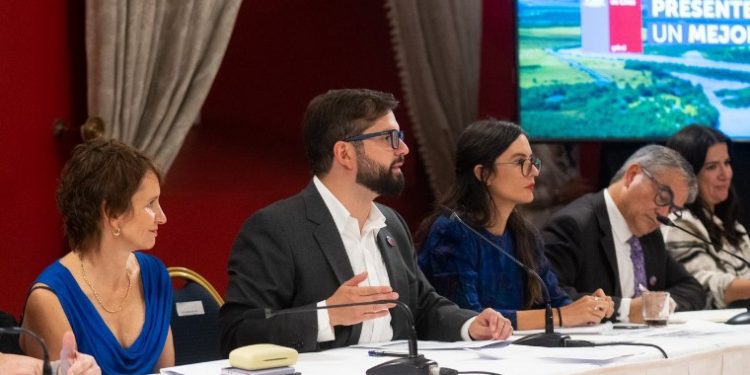 Cadem: 70% sostiene que Presidente Boric no está cumpliendo expectativas