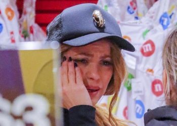 Captan a Shakira llorando en tienda de Nueva York