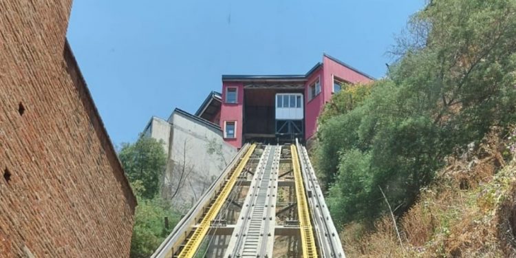 Valparaíso: Apenas siete de los 15 ascensores están en funcionamiento