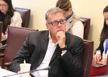 Senador Lagos Weber propone radicar a familias afectadas por incendios en Parque KanKan