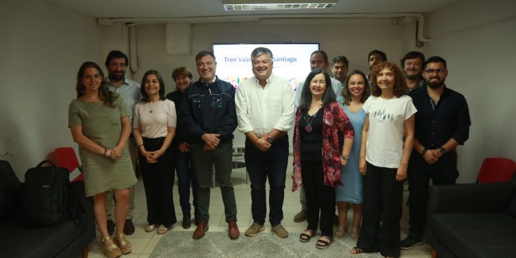 Desarrollan jornada de socialización de tren Valparaíso-Santiago