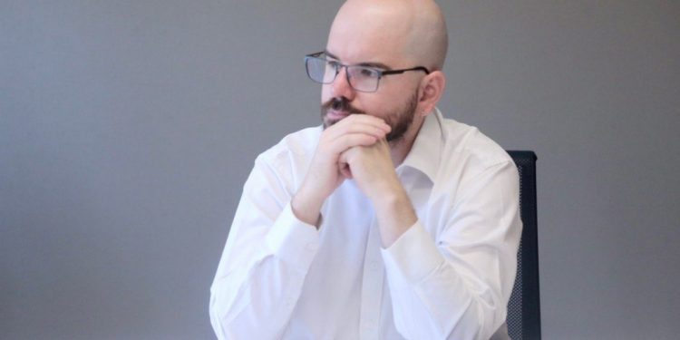 Ministro Jackson acusa intento de «enlodar» al Frente Amplio por caso de nepostimo