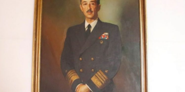 Corte ordena a la Armada retirar retratos de excomandante José Toribio Merino
