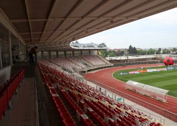 Municipalidad de Curicó pide despedir a guardia que tuvo relaciones en estadio