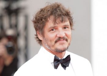 Cuenta de Tiktok publica los looks que viste Pedro Pascal día a día