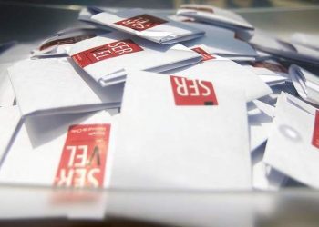 Encuesta UDD: La oposición ganaría la batalla electoral en la Región Metropolitana