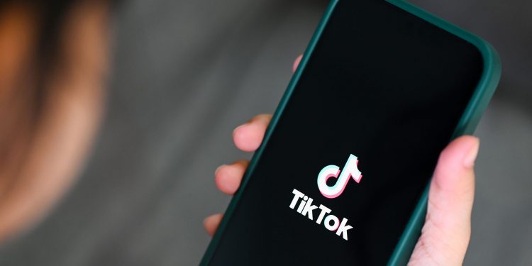Europa: Parlamento prohíbe TikTok en teléfonos por seguridad