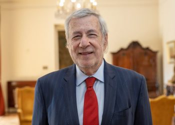 Canciller Van Klaveren se reunirá con Venezuela y Bolivia por crisis migratoria