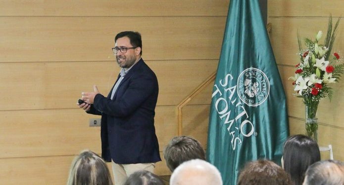 Jóvenes estarían expuestos a mayores riesgos derivados del uso de internet