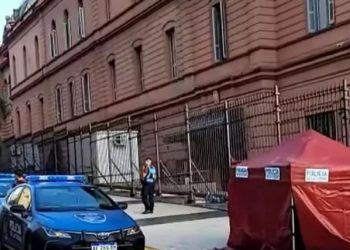 Guagua fallece a metros del palacio de Gobierno de Argentina