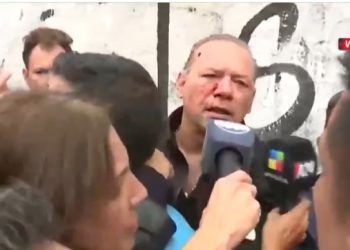 Agreden a Ministro de Seguridad de Argentina durante protesta