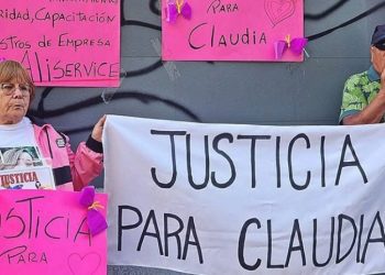 Familia de manipuladora de alimentos fallecida se manifiesta para exigir justicia