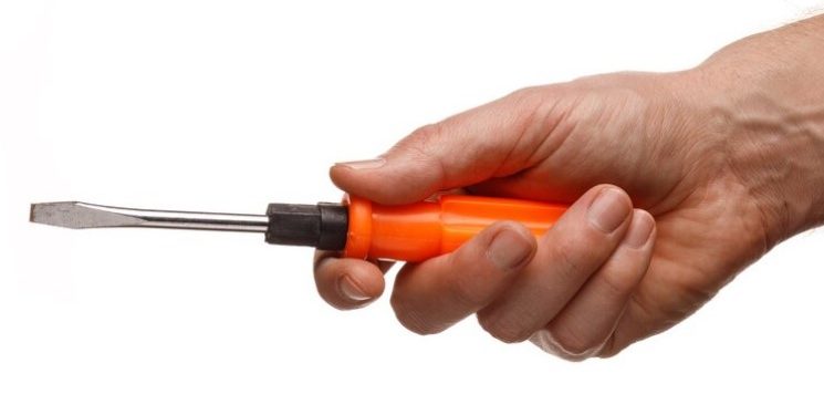 Conductor clava un destornillador en el ojo a chofer de bus en San Antonio