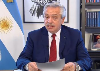 Presidente de Argentina anuncia que no irá a la reelección ante baja aprobación