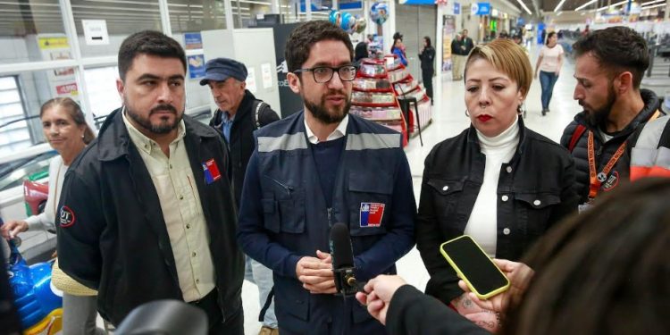 Dirección del Trabajo fiscaliza contratos en 114 supermercados Líder