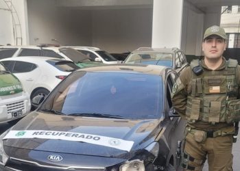Cabo de la Armada es detenido por conducir auto con encargo de robo