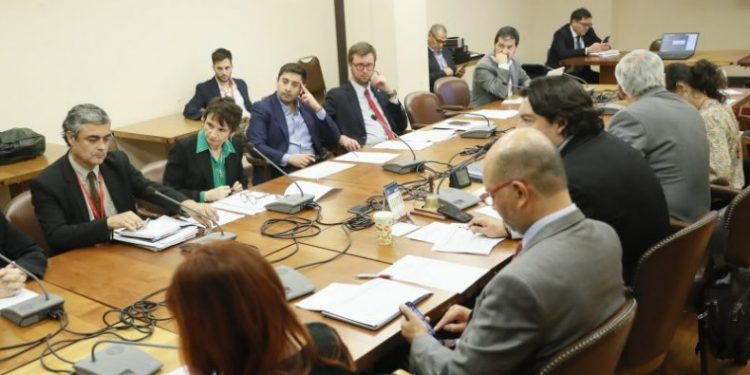 Avanza en el congreso reforma de regulación migratoria