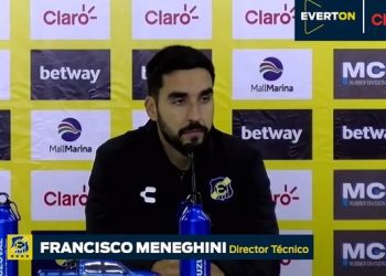Meneghini y derrota de Everton: «No quiero hablar del arbitraje»