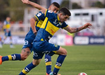 Everton al fin gana de visita después de vencer 2-3 a Curicó Unido