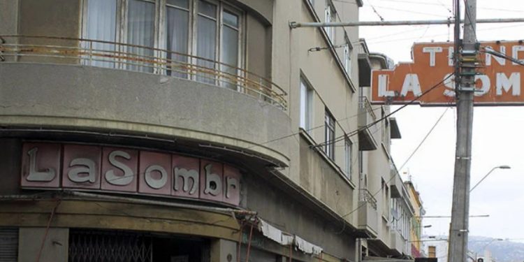 Valparaíso se cae a pedazos: Tienda La Sombra cierra después de 135 años