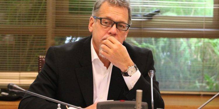 Senador Lagos Weber pide ampliar comunas beneficiadas con plan de seguridad