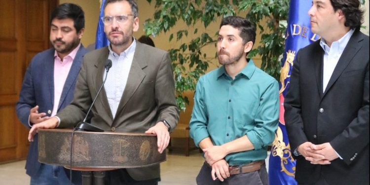 Diputados PS buscan aumentar penas a quienes disparen en narcofunerales