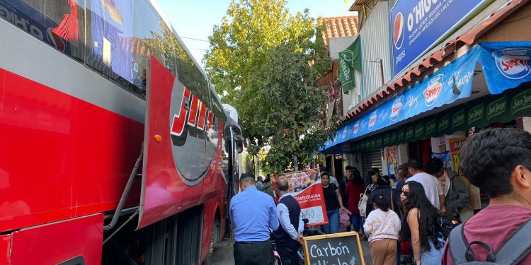 Llay Llay: Comienza operación de buses gratuitos para estudiantes hacia Viña