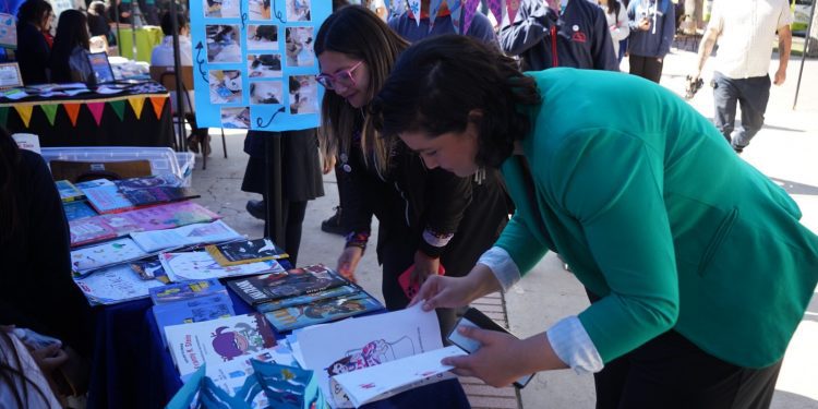 Colegios municipales de Villa Alemana celebraron día del libro con feria escolar