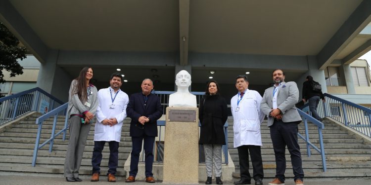 Gobernador Mundaca compromete apoyo al Hospital Carlos van Buren