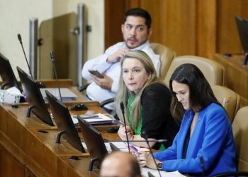 Piden al Gobierno congelar contribuciones para adultos mayores de bajos ingresos