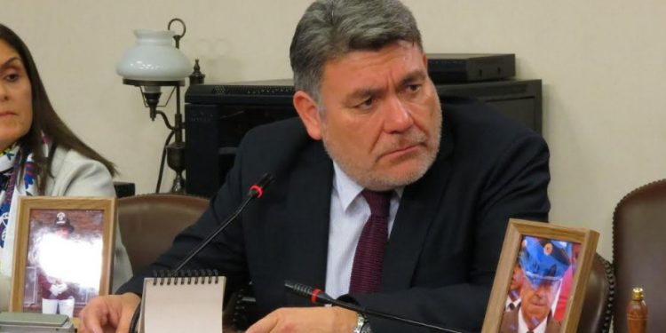 Diputado Venegas asume como nuevo presidente de Comisión de Emergencia