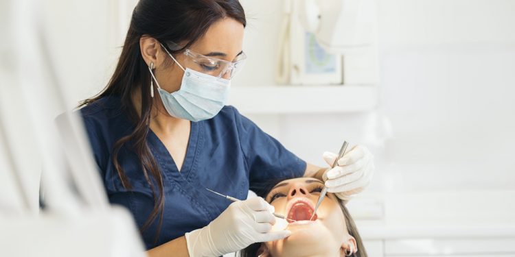 Estudio da cuenta que mujeres pierden sus dientes más rápido que los hombres